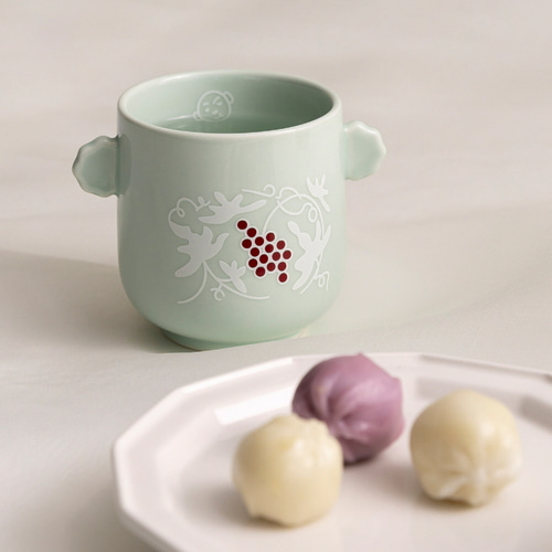 Grape and Child Petal Handle Cup Set (2 pcs)